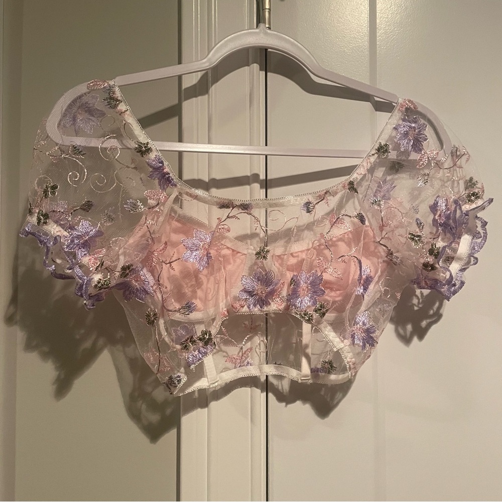 Pink Floral Embroidery Puff Sleeve Sweetheart Neck Top - Picture 9 of 10